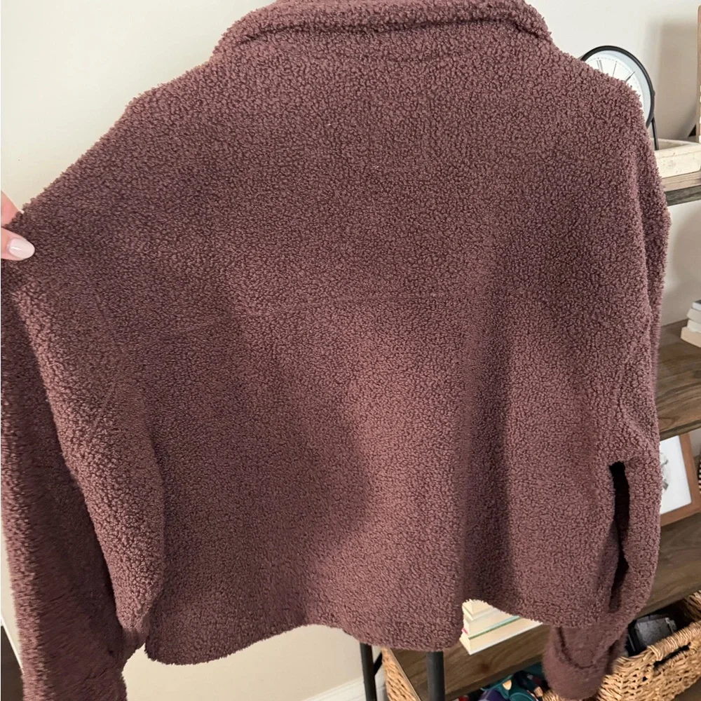 Abercrombie & Fitch Women's Cropped Sherpa Shirt Jacket - Picture 2 of 6